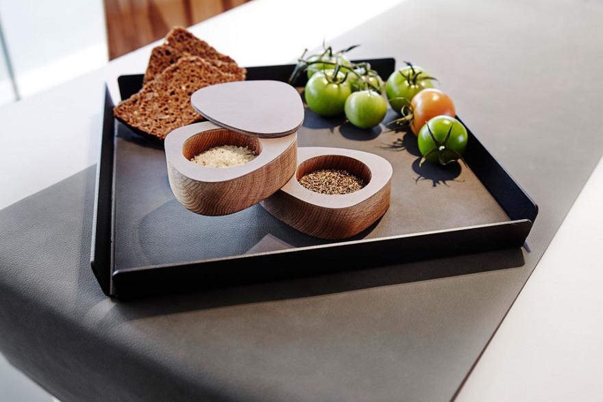 981870 NUPO black набор солонка/перечница фигурная 8х10х3см ;LIND DNA  - Вид №1