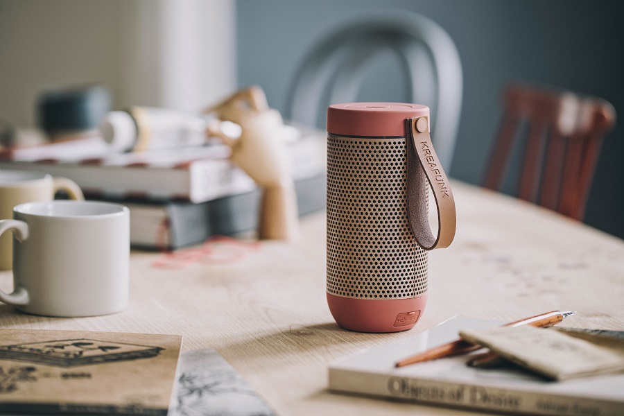 Колонка беспроводная с ремешком aFUNK коралловая с бронзой KREAFUNK KFCD07 - Вид №2