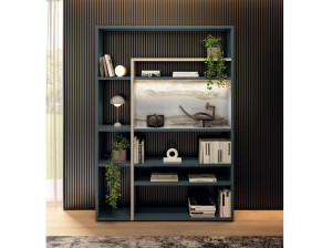 Деревянный книжный шкаф с освещением