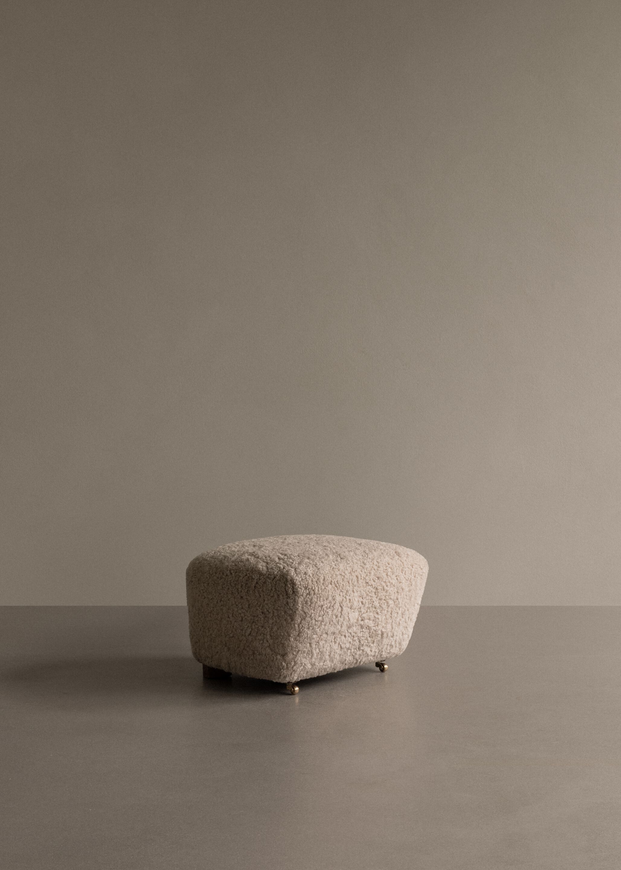 Подставка для ног из овчины Audo Copenhagen The Tired Man ARCH-00124499 - Вид №4