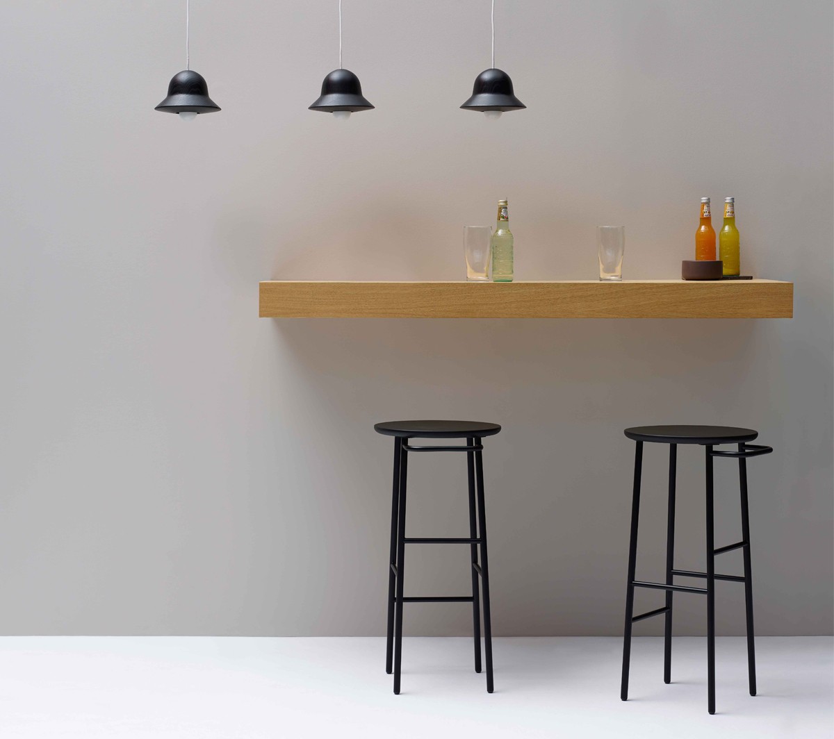 Ex.T Hang Высокий табурет из окрашенного в черный цвет ясеня EXHANGTALLNE Stand - Вид №6