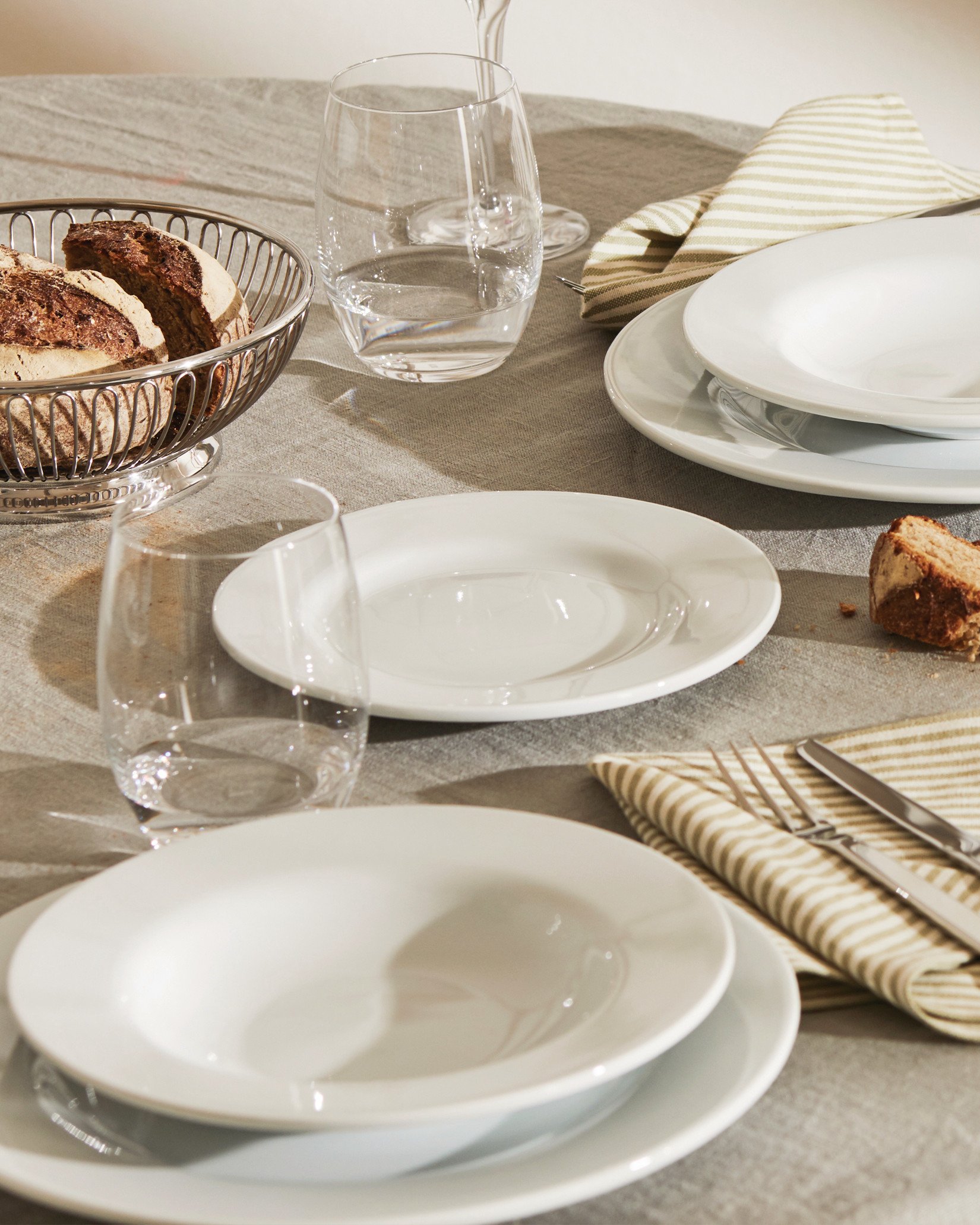 Десертная тарелка. 4 предмета Alessi PlateBowlCup AJM28/5 - Вид №1