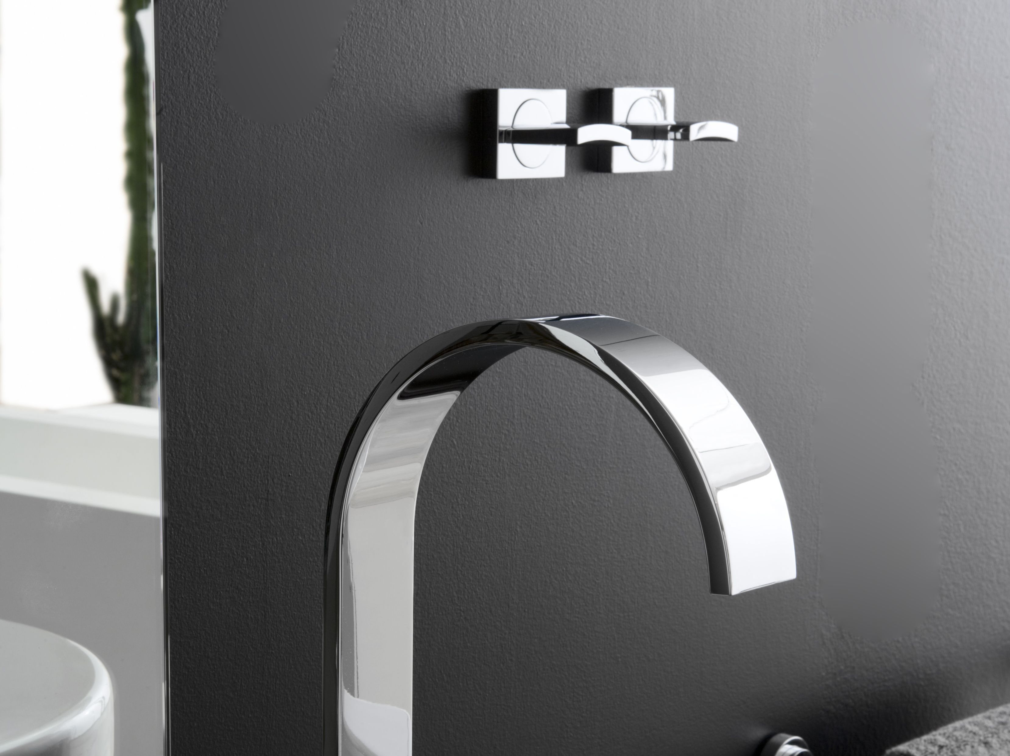 Настенный смеситель для раковины Graff Sade ARCH-00138041