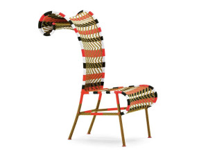 Стул из плетеной полиэтиленовой проволоки с высокой спинкой