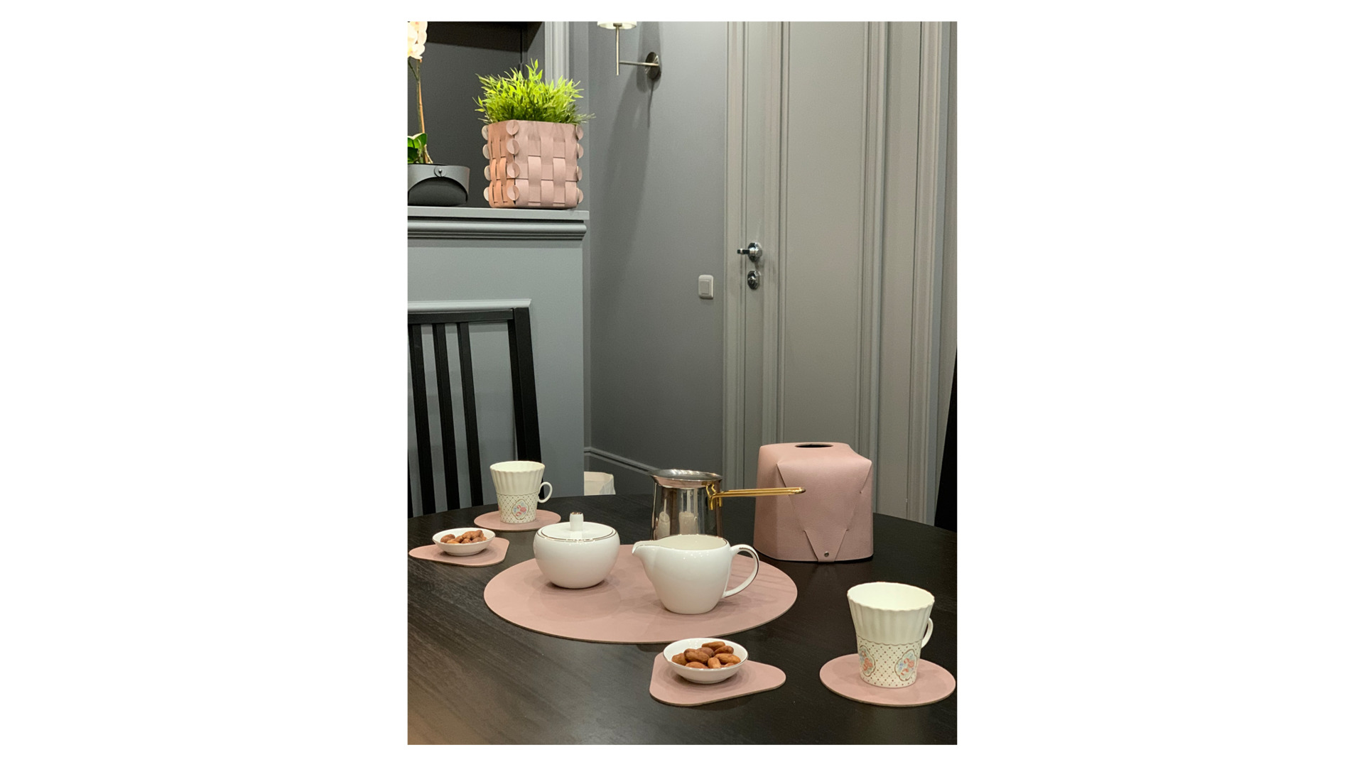 10646801 ADJ Круглая подставка под бокалы двусторонняя d12см, пепельная роза/устричный Кожа искусственная  - Вид №2