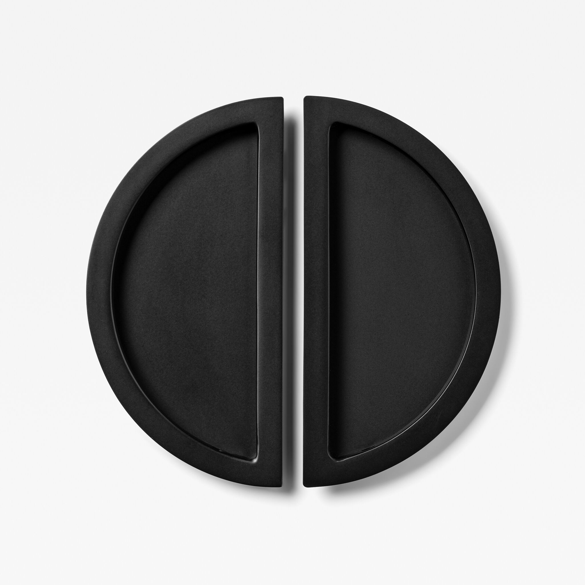 Латунная утопленная ручка Lo & Co Interiors Flush Pull ARCH-00025853 - Вид №1