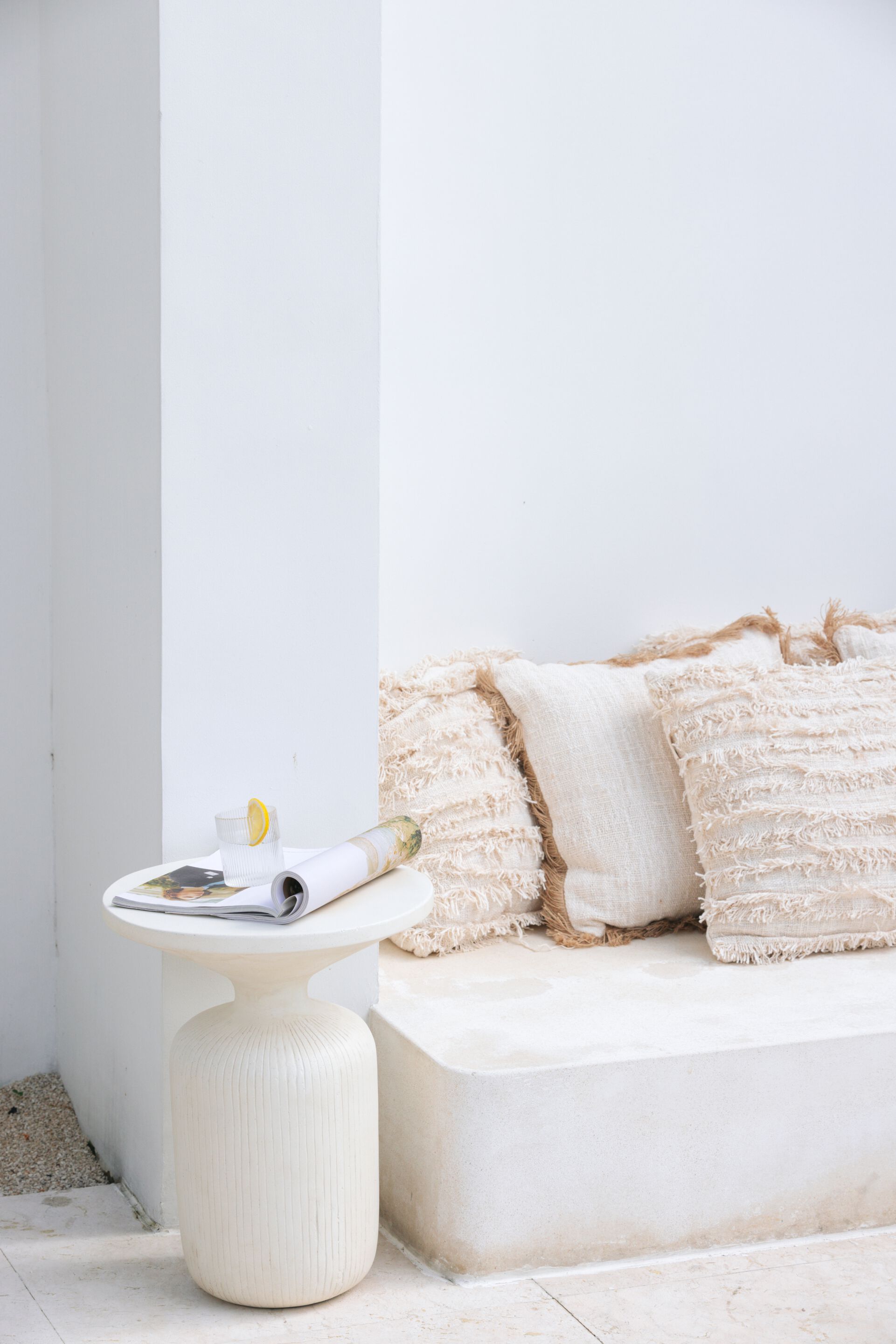 Круглый журнальный столик из волокнистого бетона cbdesign Space ARCH-00033654 - Вид №8