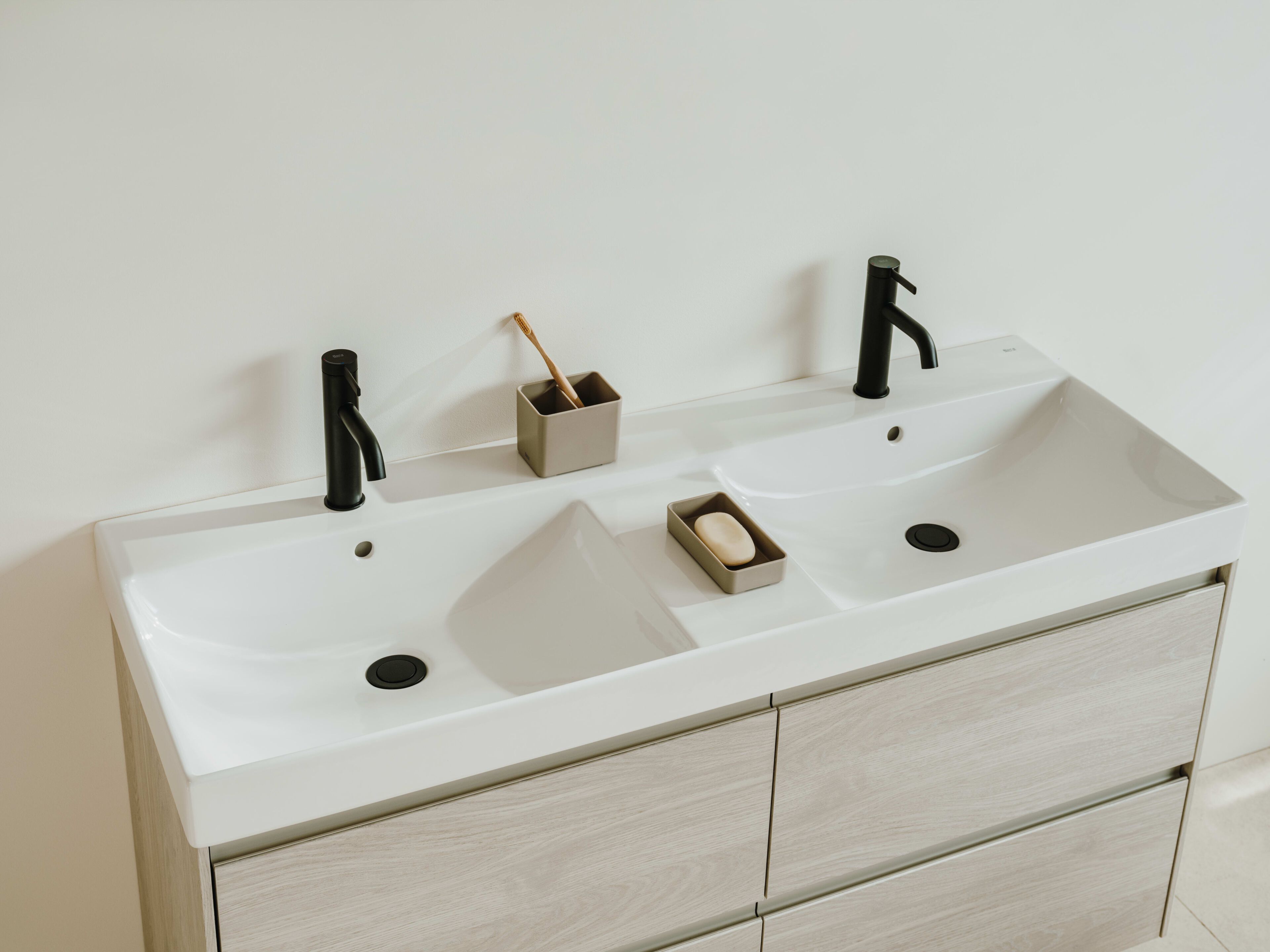 Деревянный подвесной двойной умывальник с ящиками Roca Ona ARCH-00018008