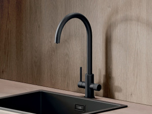 Смеситель для кухни с фильтром на палубе