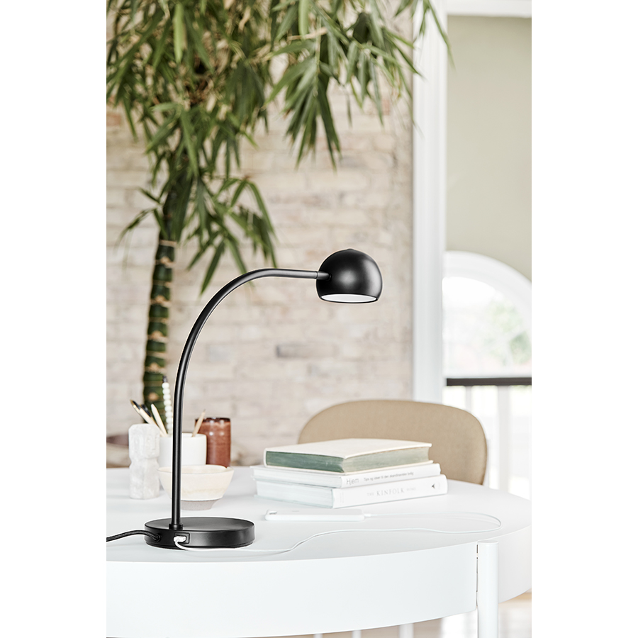 101477_259665011 Лампа настольная ball usb, 47,6хD10 см, черная матовая Frandsen  - Вид №1