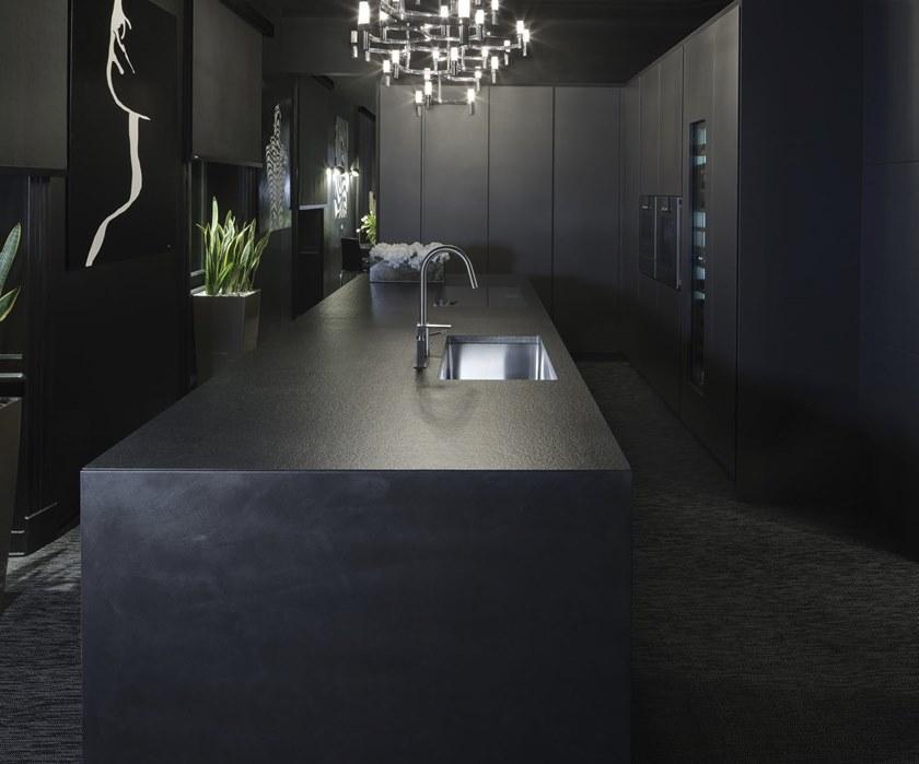 RIFRA Кухня с островом в черном бетоне и черном матовом лаке One sun-id-1423807 - Вид №2
