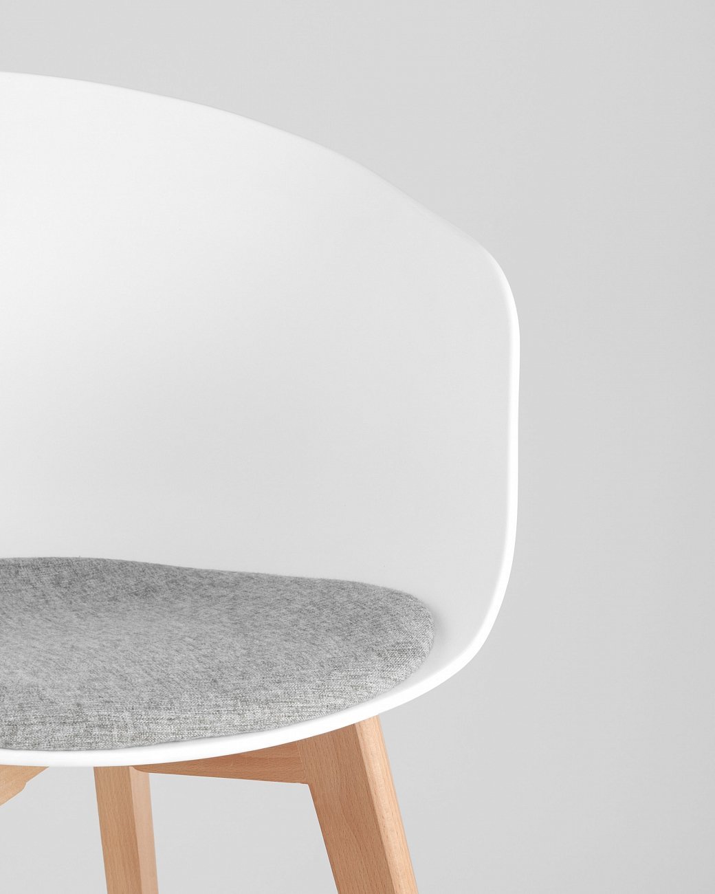 Кресло белое пластиковое с подушкой и деревянными ножками Libra STOOL GROUP ДИЗАЙНЕРСКИЕ 00-3881967 Белый  - Вид №5