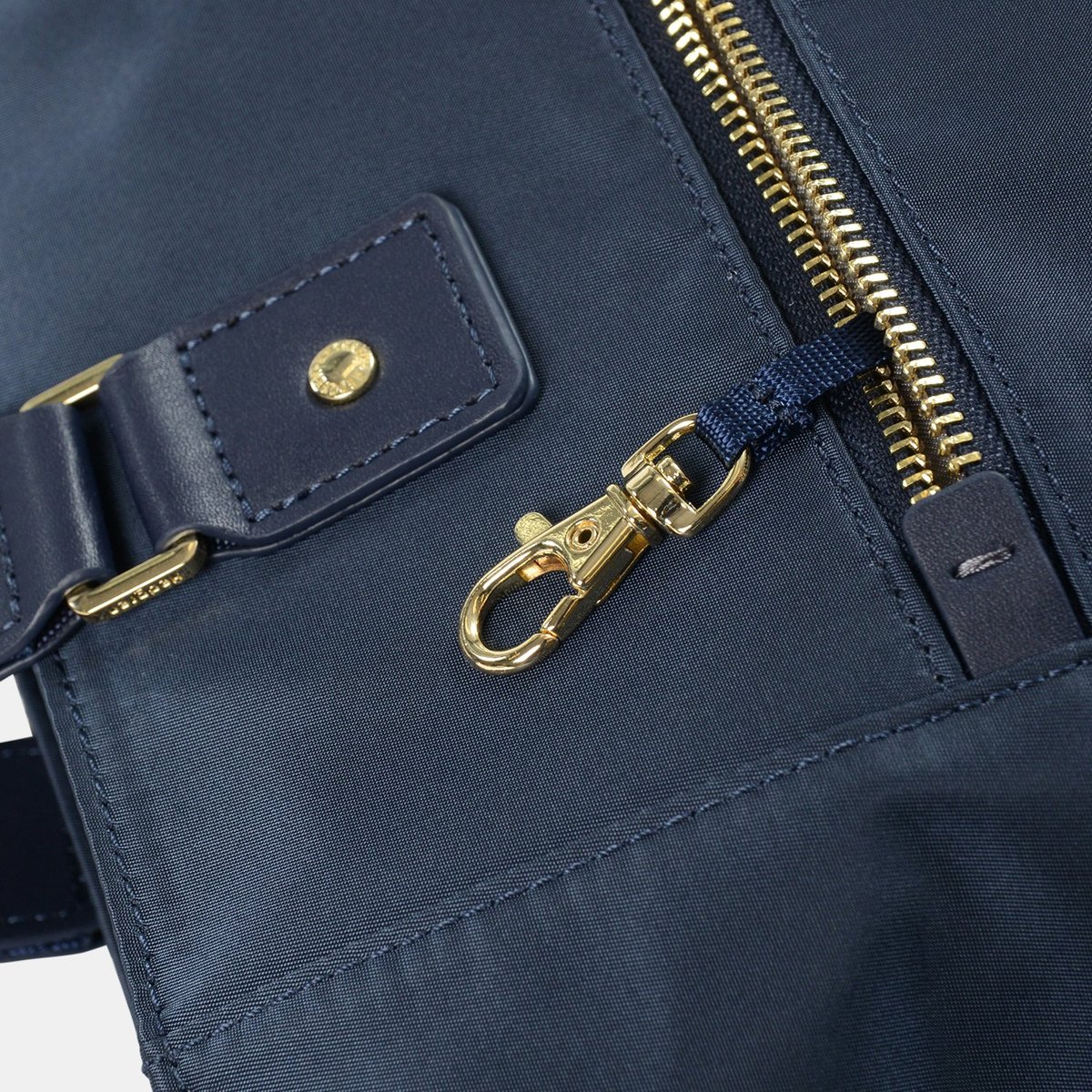 HCHMB02/131 Сумка HCHMB02 Zirconia Tote 14.1 Hedgren Charm Business  - Вид №1