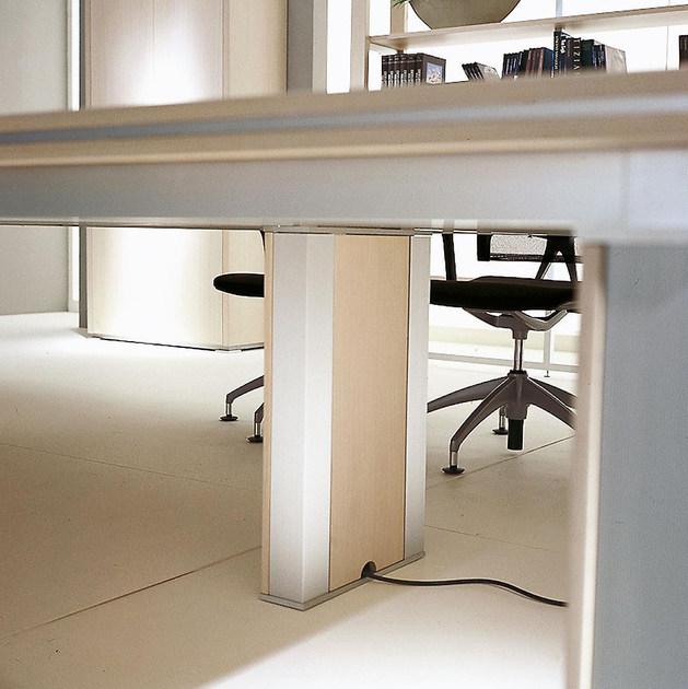 IFT Модульный прямоугольный стол для совещаний из фанерованной древесины Electa sun-id-1394775 - Вид №2