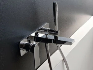 ZAZZERI Смеситель для ванны настенный с переключателем 100