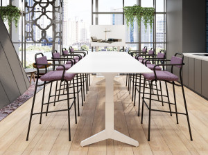 Высокий барный стул с подлокотниками