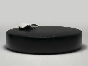 Круглый кожаный пуф