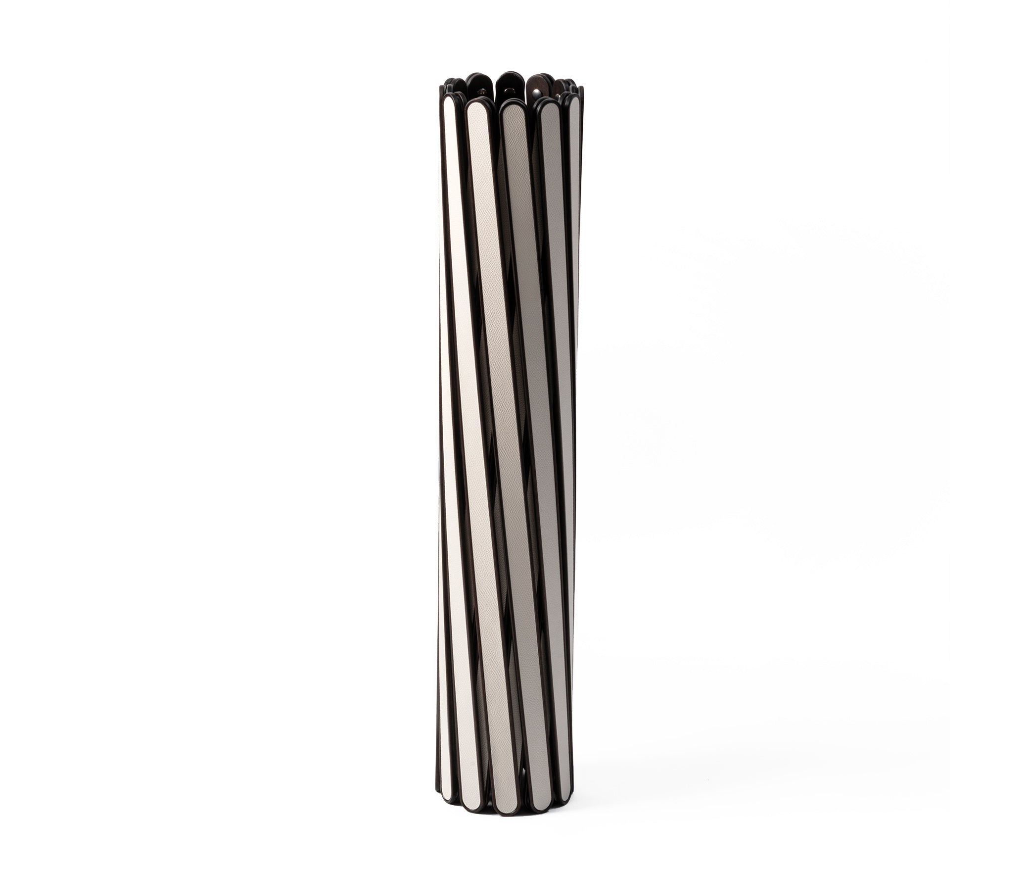 Складной столик Safari - Ø 70X В42 см / зернистая кожа_camel Pinetti 00.1502.029.011 - Вид №4