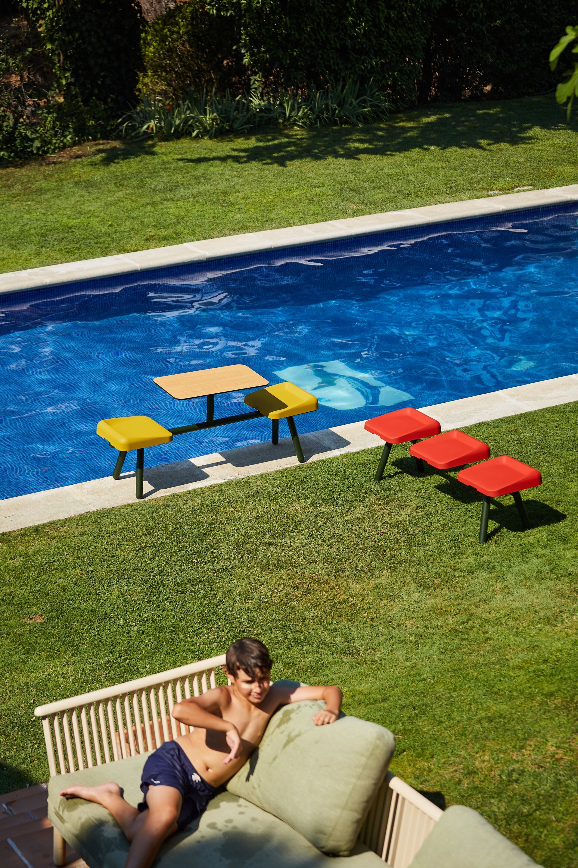 Polyurethane and wood monoblock canteen table with integrated seats Bõln Slim ARCH-00129228 - Вид №18