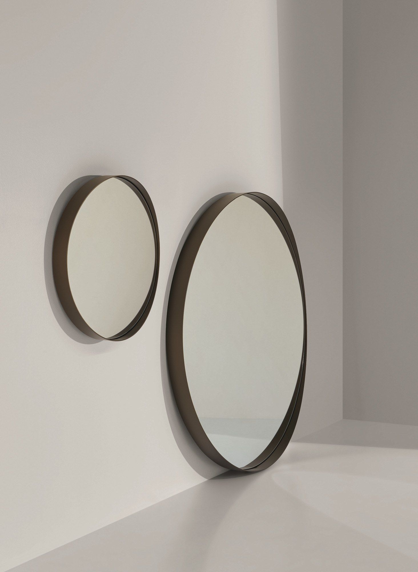 Круглое напольное зеркало с рамкой BONALDO ADONE ARCH-00040255