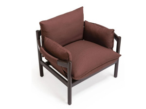 Тканевое кресло с подлокотниками