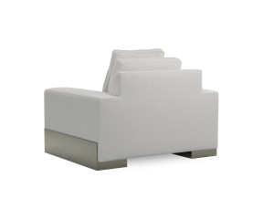 Тканевое кресло с подлокотниками