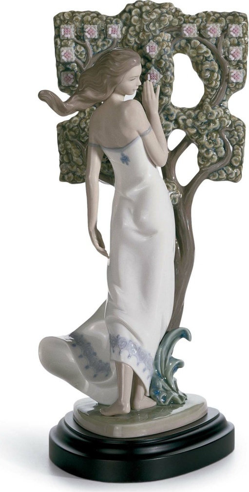 10669154 LLADRO Фигурка Lladro "В гармонии с природой" 32х15см Фарфор Lladró 