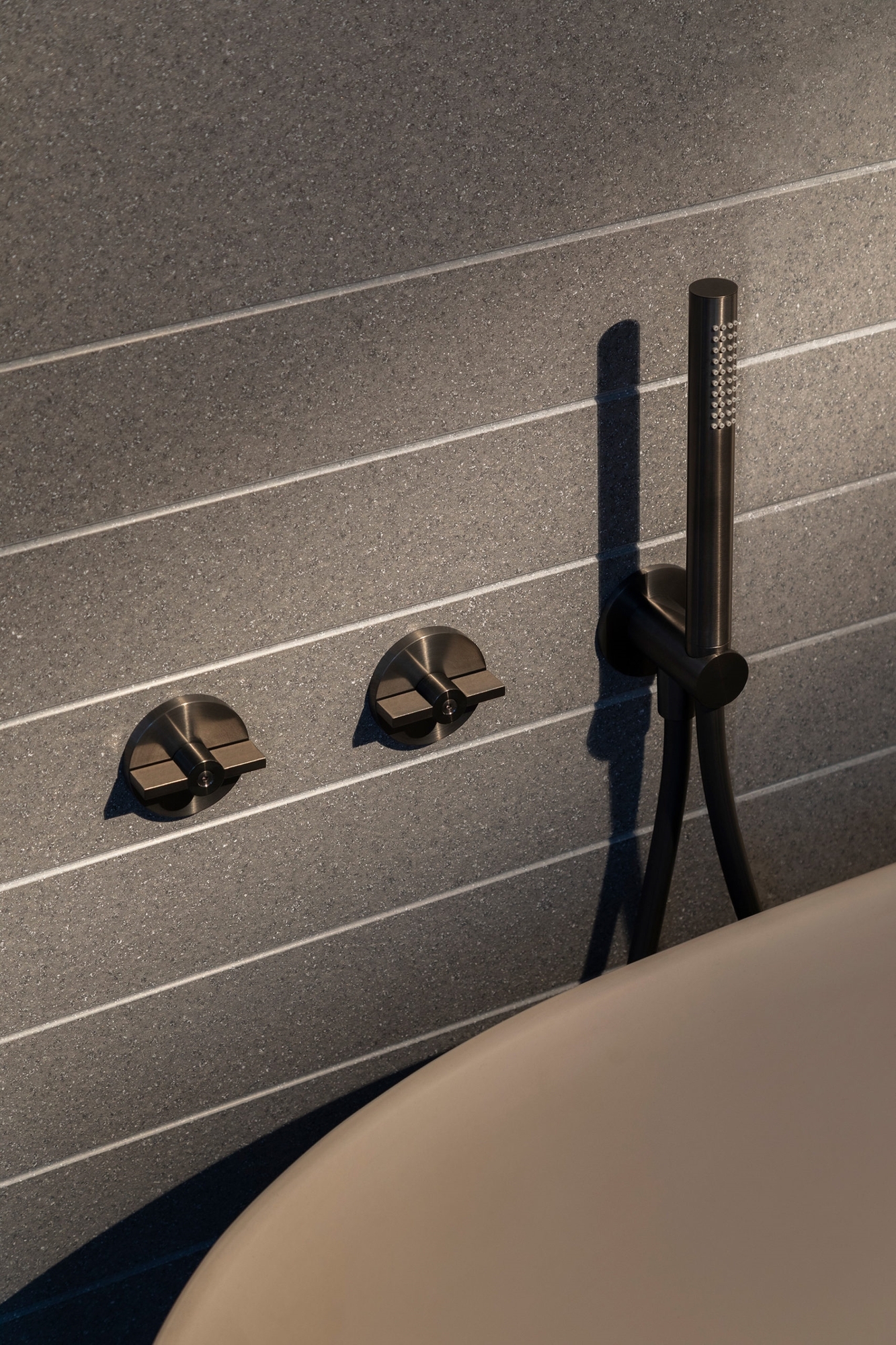 Valvola01. 19 68. Настенный смеситель F Quadrodesign - Вид №2