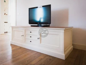 GH LAZZERINI Тумба под телевизор из массива дерева на заказ