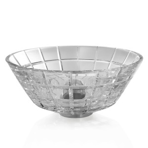 CBLEO 3SC Умывальник из хрусталя 24% Pbo, выгравированный полностью вручную. Разрезы имеют классический дизайн с горизонтальными и вертикальными линиями и образуют квадраты. Размеры: Диаметр см. 34 — ч. см. 15 Умывальник поставляется с латунным основанием