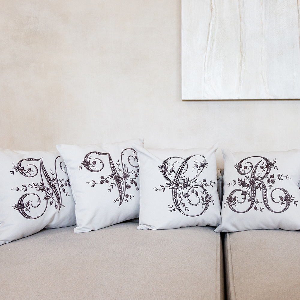 21080561 Арт-подушка «Монограмма буквы V» Object Desire Азбука мечты  - Вид №6