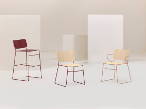 Стул для салазок с подлокотниками из стали и ясеня