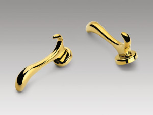 Латунная настенная вешалка