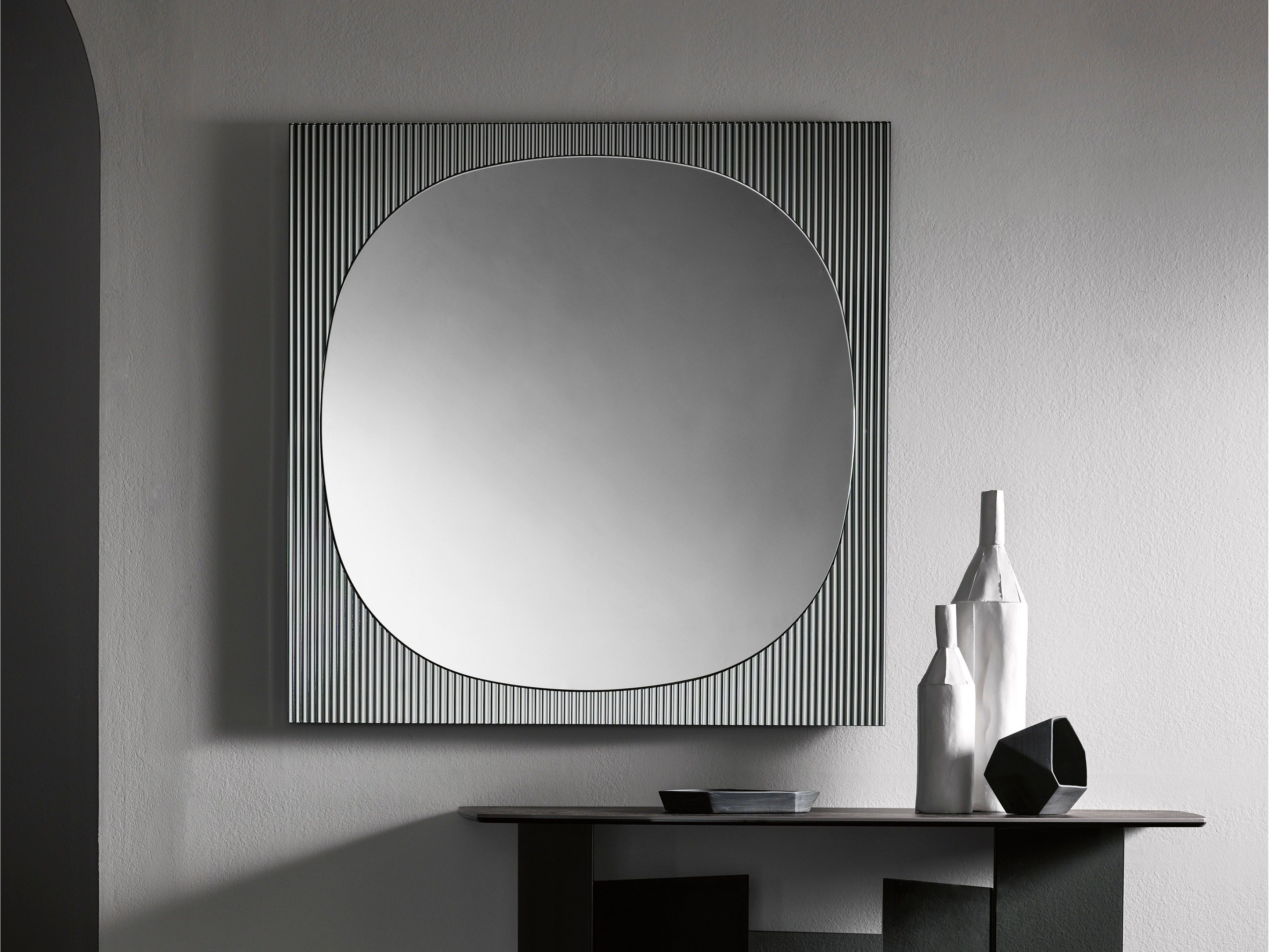 Квадратное настенное зеркало Tonelli Design BANDS ARCH-00065575