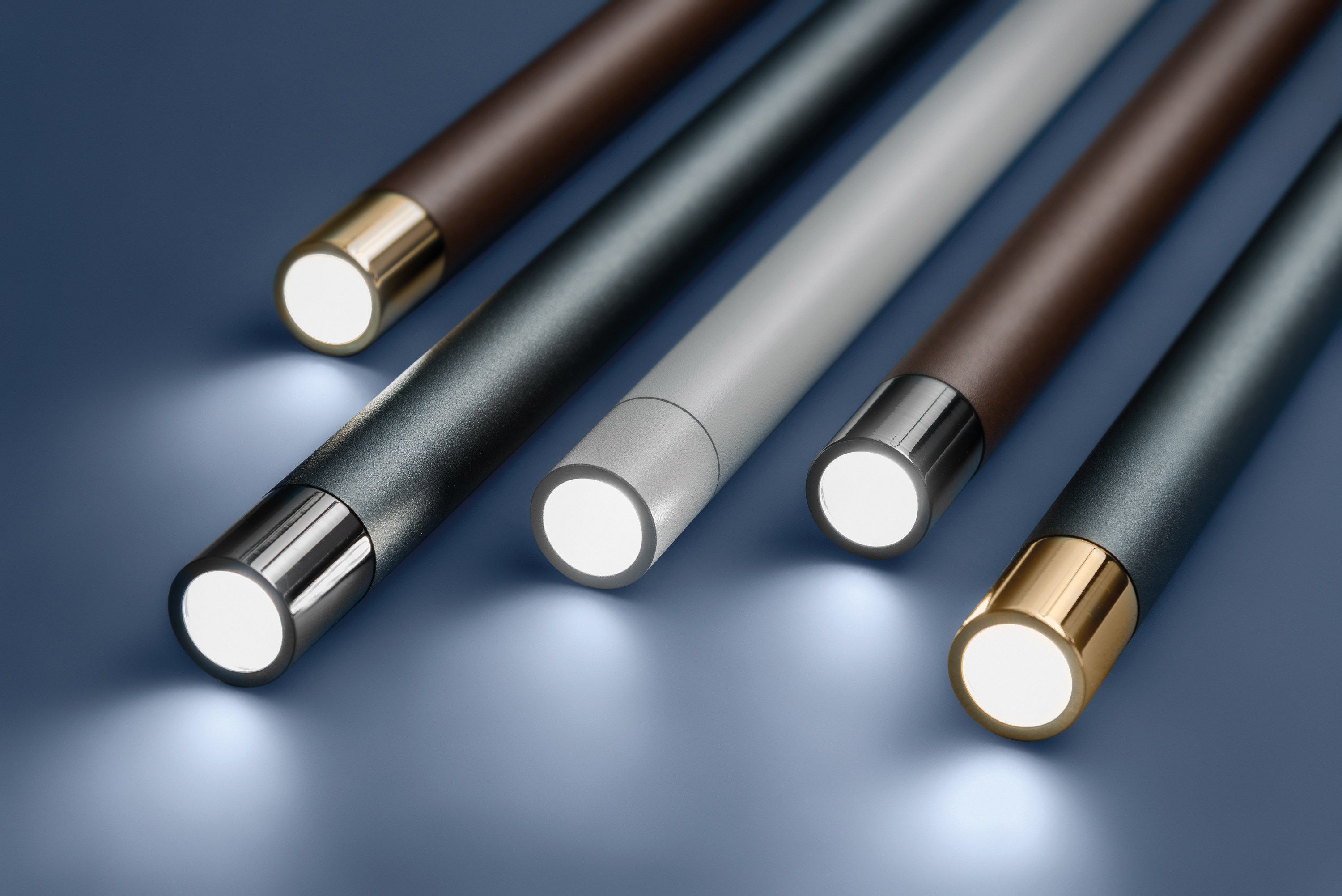 Алюминиевый светодиодный подвесной светильник AXOLIGHT Virtus ARCH-00064918 - Вид №1