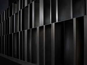 Секционный книжный шкаф из металла