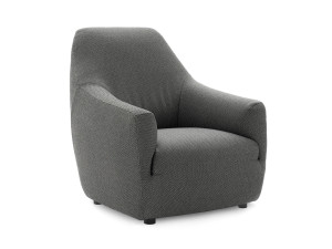 Тканевое кресло с подлокотниками