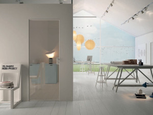 Стеклянная стена заподлицо двери