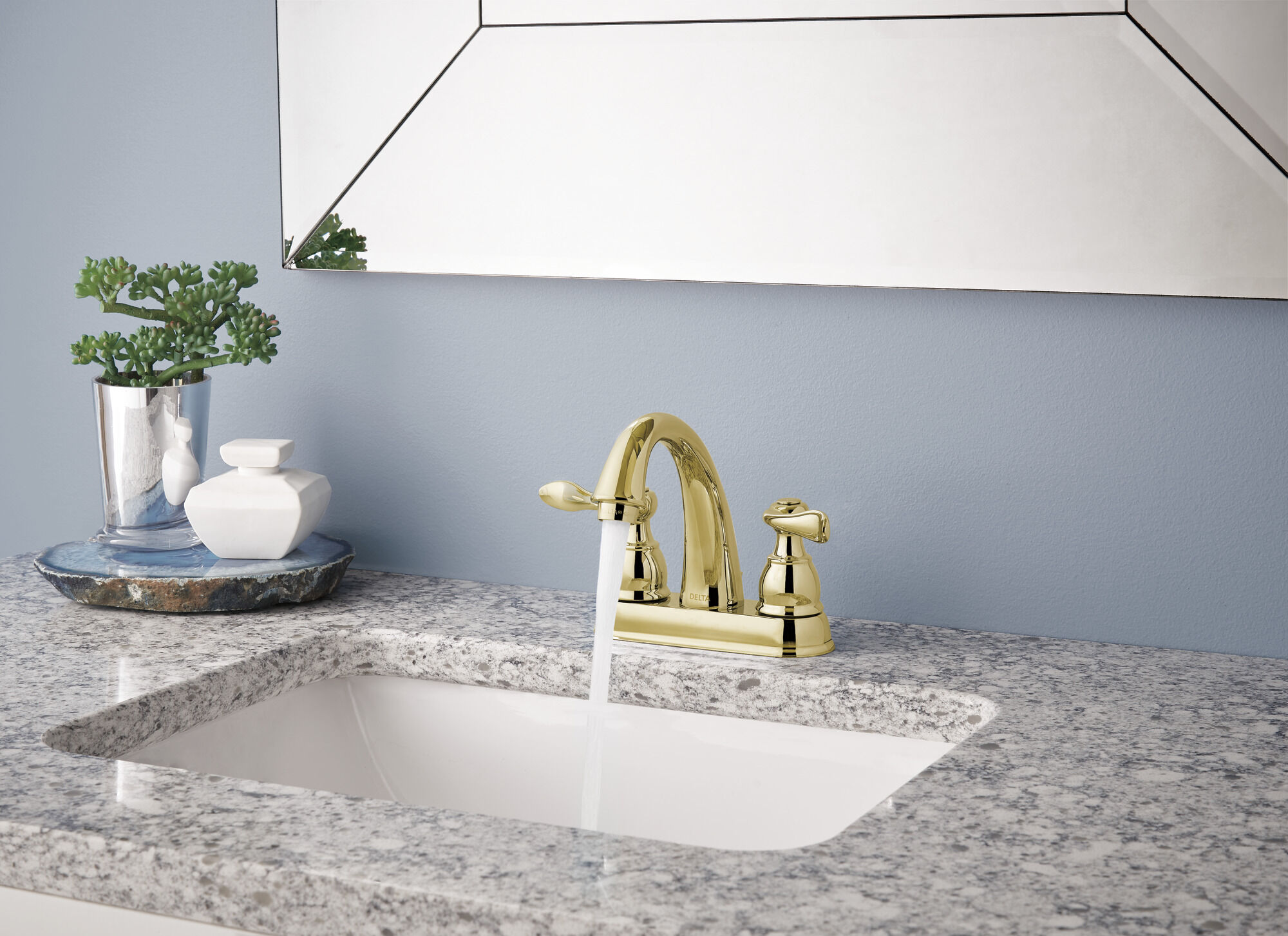 B2596LF-PB Смеситель для ванной комнаты с двумя ручками Delta Faucet Windemere Полированная латунь  - Вид №2