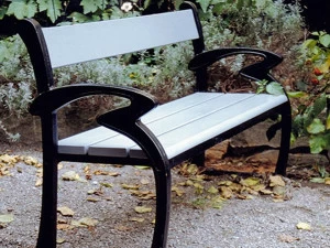 Nola Industrier Скамейка из дерева с подлокотниками