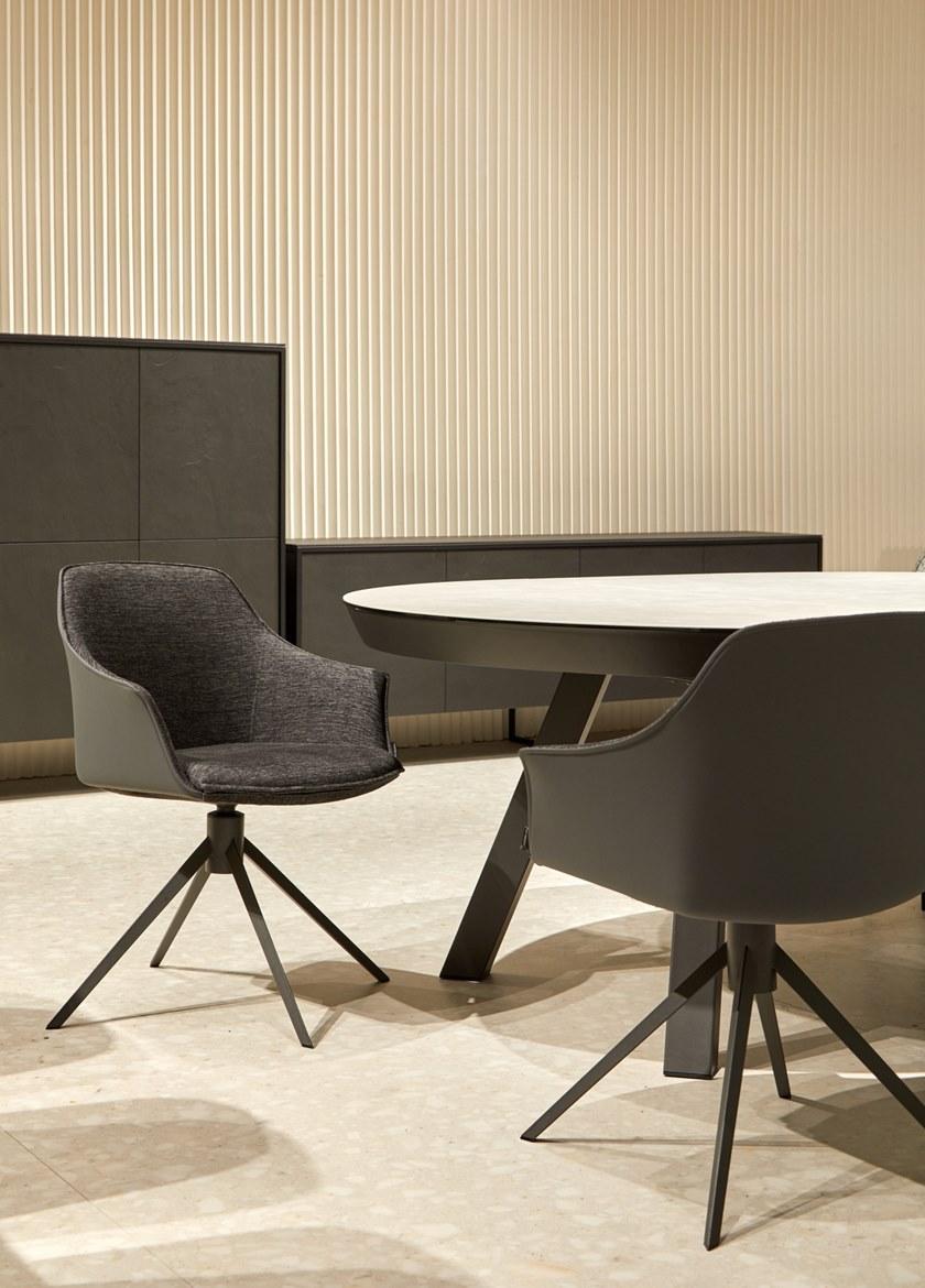 MOBLIBERICA Мягкое кресло на козелке из ткани с подлокотниками Kedua sun-id-1388156 - Вид №4