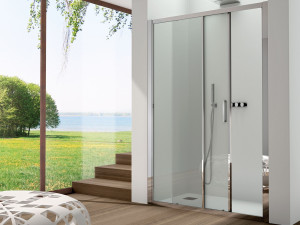 Алюминиевая и стеклянная нишевая душевая кабина с раздвижной дверью