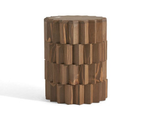 Круглый журнальный столик из массива дерева