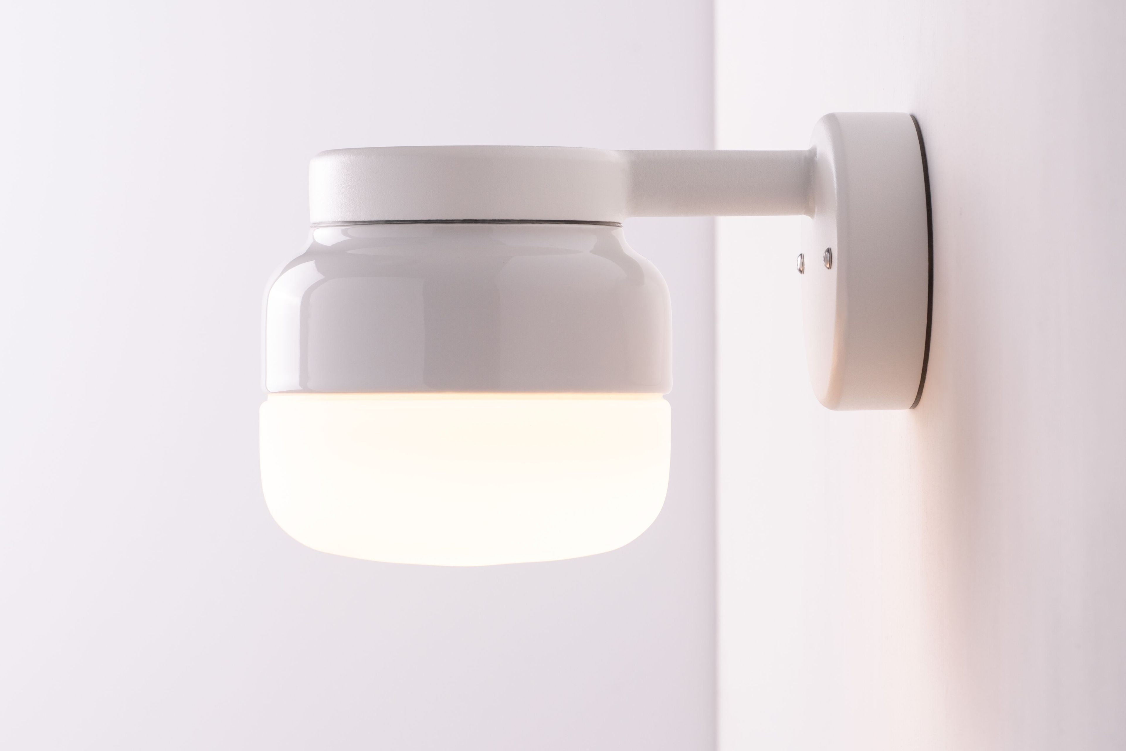 Матовый и фарфоровый стеклянный настенный светильник Ifö Electric Ohm ARCH-00043516 - Вид №3