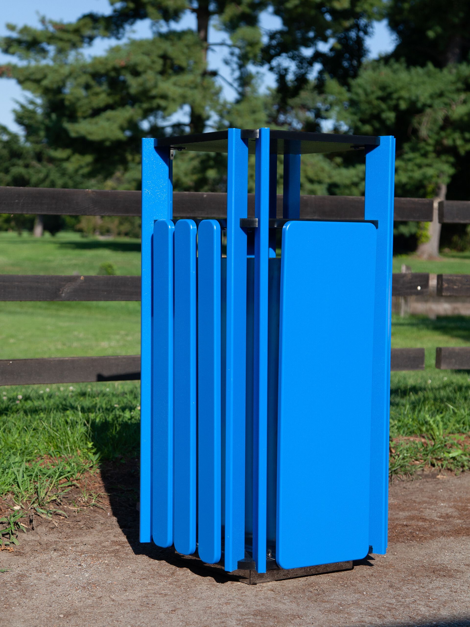 Наружные полиэтиленовые стойки для мусора Donye Ranardo ARCH-00037129 - Вид №2