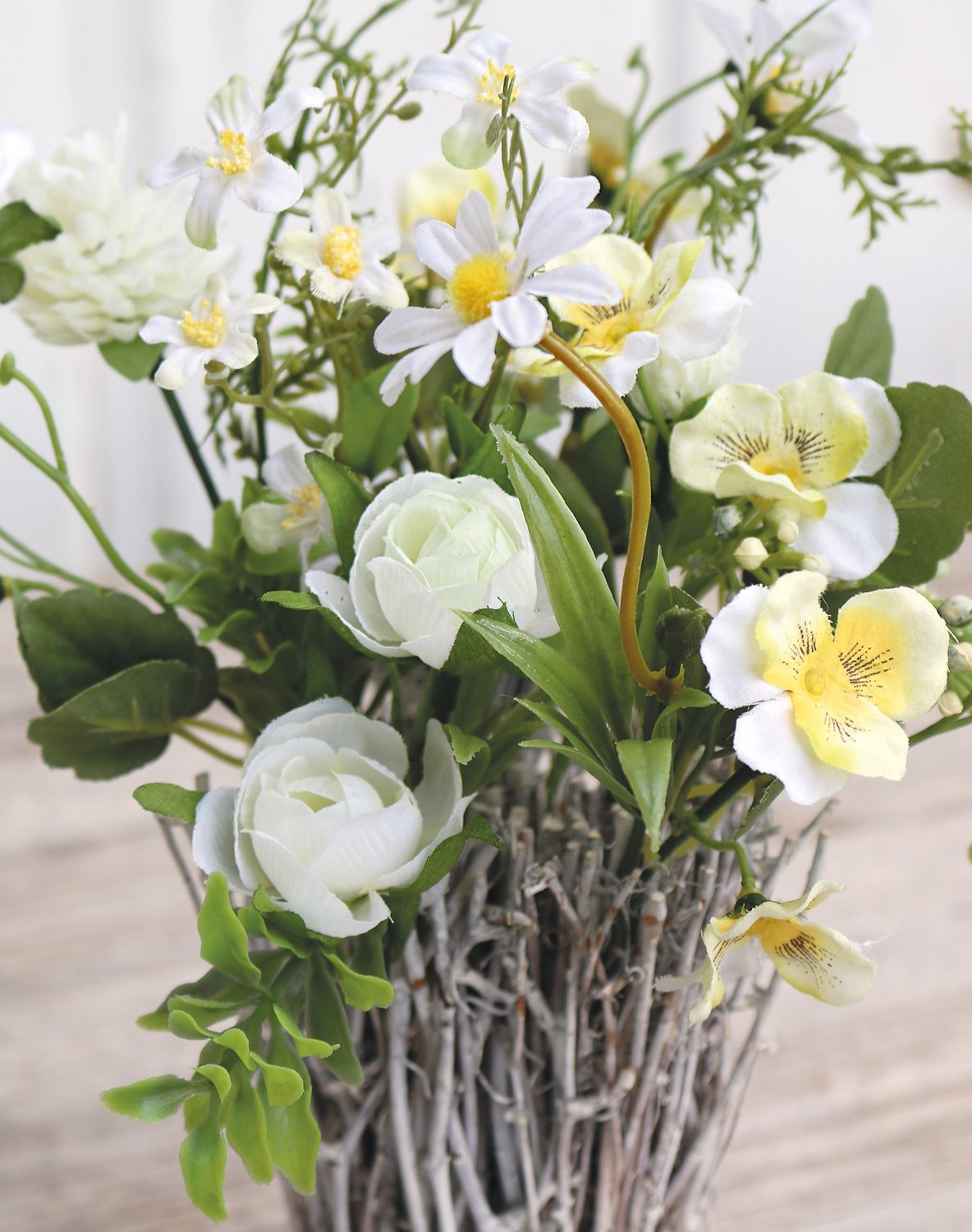 5700 708 a3 Композиция из искусственных цветов с ротангом, 30 см, бело-зеленая H-andreas  - Вид №7