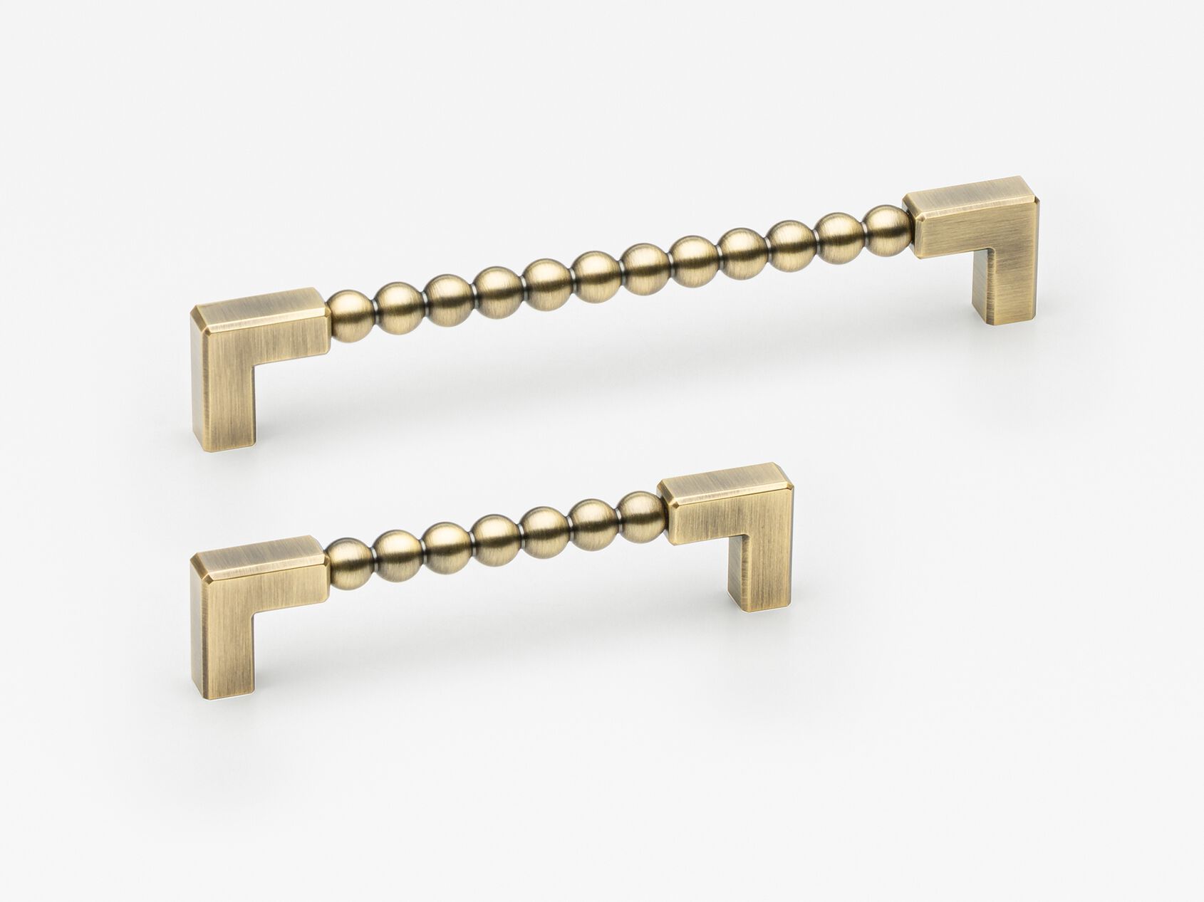 Латунная мебельная ручка Lo & Co Interiors Orbe ARCH-00046829