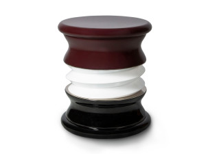 Низкий садовый стул из стекловолокна