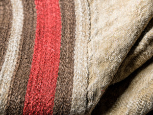 Льняная и хлопковая полосатая ткань