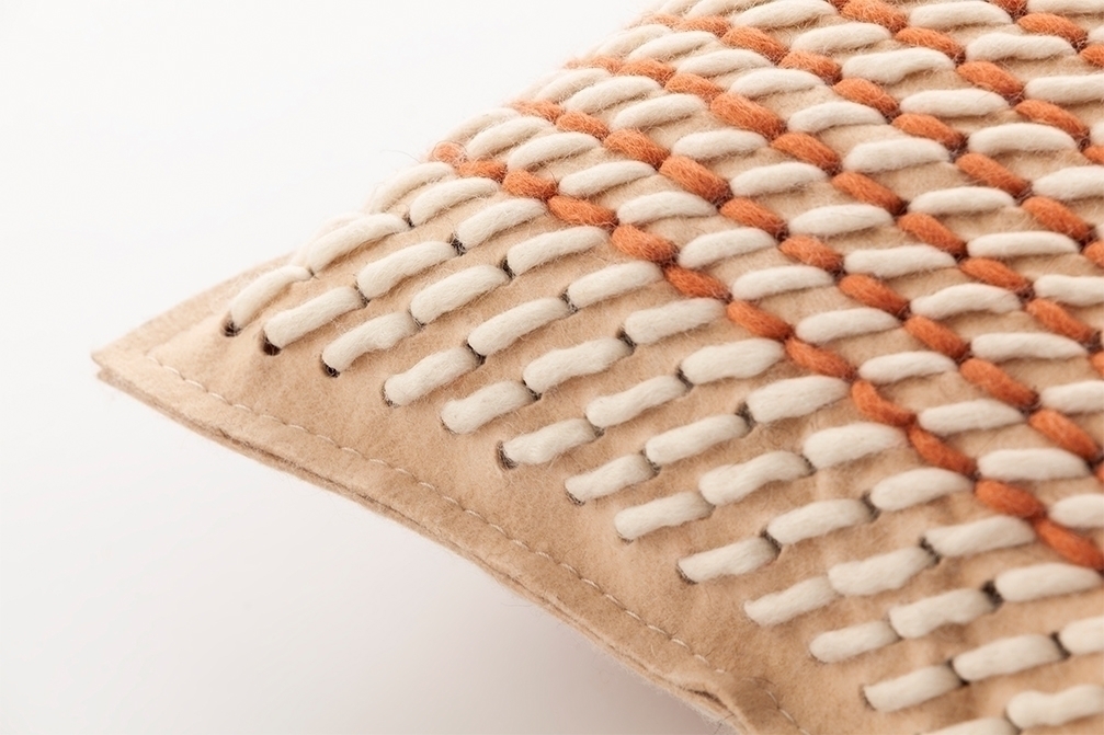 070798 Подушка Coral 61x36 см GAN Canevas Geo - Вид №2